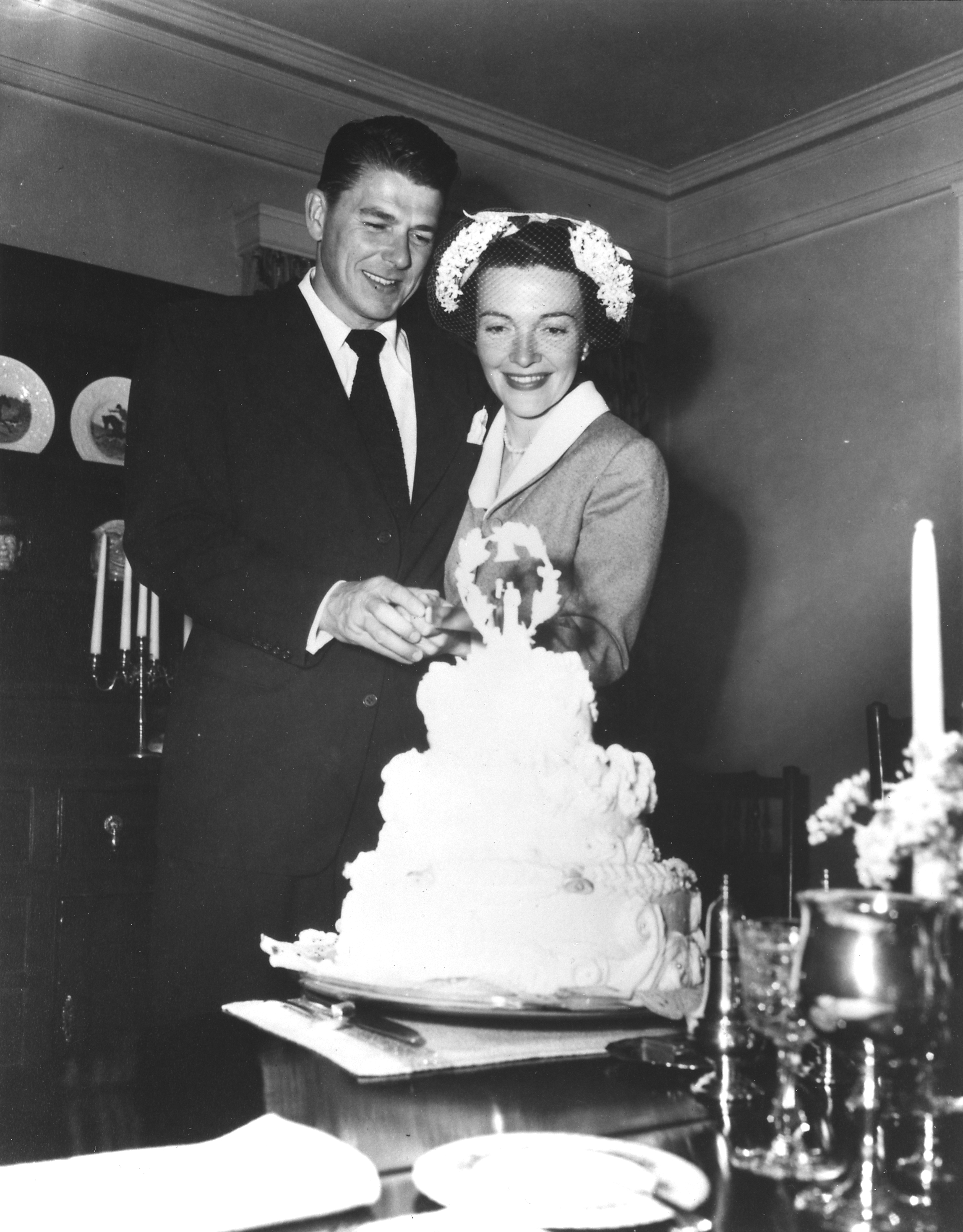 Ronald_and_Nancy_Reagan_Newlyweds